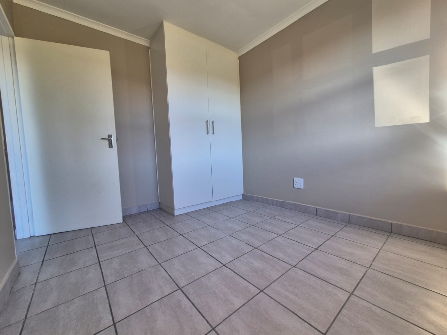 To Let 3 Bedroom Property for Rent in Stellendale Western Cape